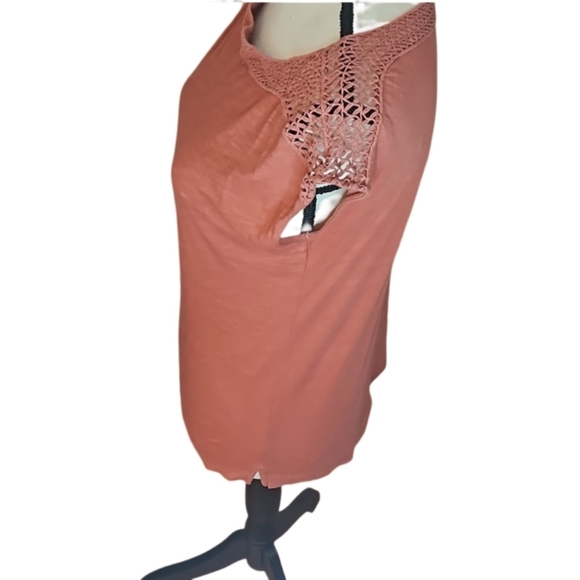 LOFT Coral Lace Blouse - Picture 5 of 9